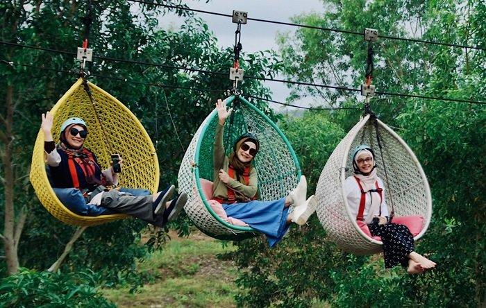 Simak enam rekomendasi tempat wisata di Cilacap yang menarik dikunjungi saat libur Tahun Baru 2026, lengkap dengan info tiket masuk dan fasilitasnya.