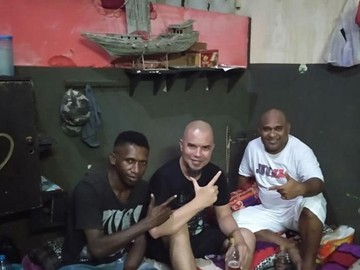 Unggahan terbaru Ahmad Dhani menampilkan foto dirinya saat menjalani hukuman di Rutan Cipinang.