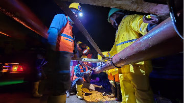 Stok BBM mulai pulih di Sumut, aliran listrik masih terputus di beberapa desa setelah bencana bandang.
