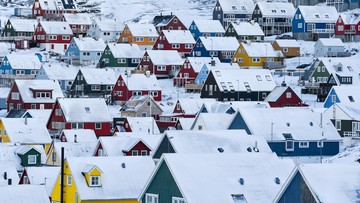 Penawaran USD 100.000 kepada tiap warga Greenland sebagai imbalan jika wilayah tersebut bergabung dengan Amerika Serikat.