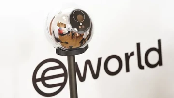 Dari hoaks hingga serangan DDoS global, ini rangkuman 12 peristiwa keamanan siber paling menonjol di Indonesia selama 2025.