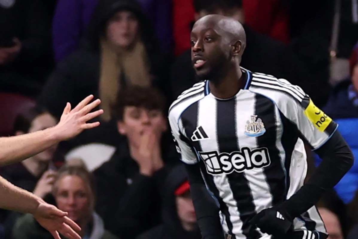 Skor imbang 0-0 di Molineux menghentikan laju Newcastle United ke posisi lima besar Premier League.